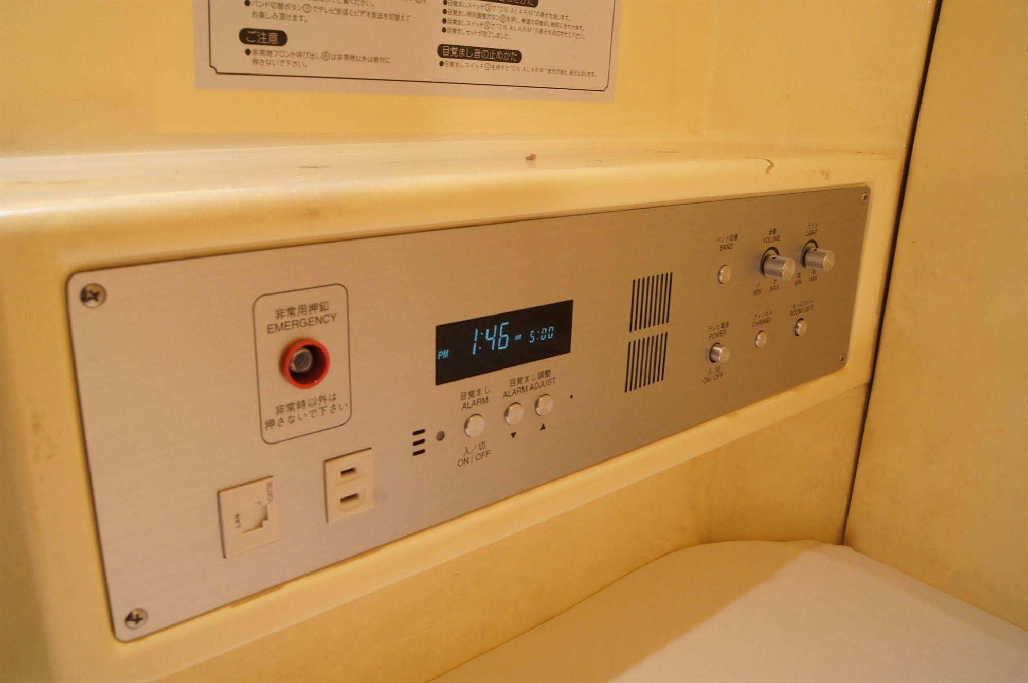 Shinjuku Kuyakusho-Mae Capsule Hotel Tokyo Luaran gambar